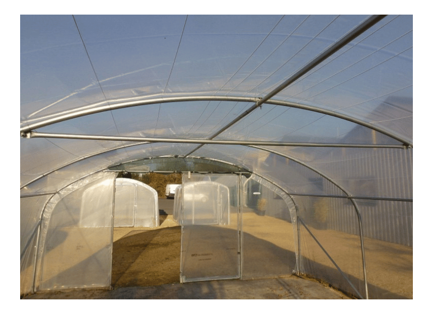 Support de culture dans une serre de jardin Dolmen
