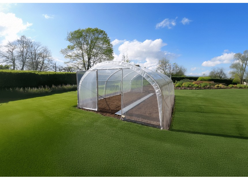 mise en situation d'une serre Dolmen 400 dans un jardin
