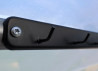 Porte outils noir pour serre de jardin en situation dans une serre de jardin