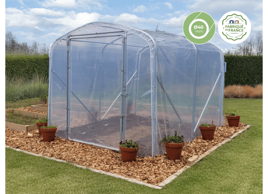 serre dolmen 230 dans un jardin